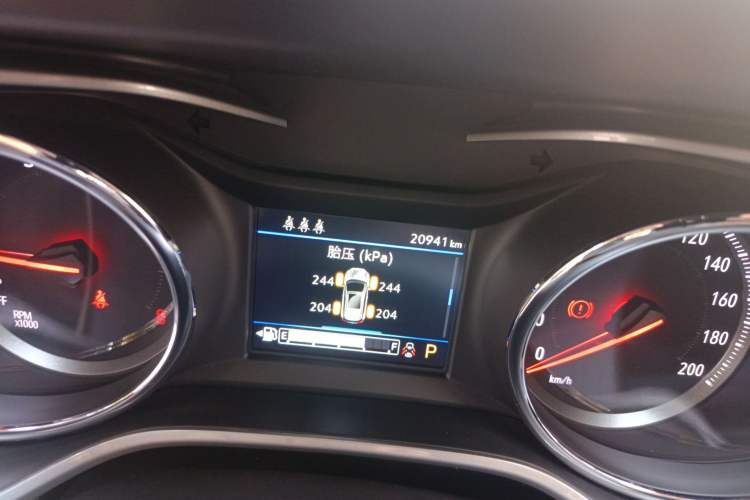 Used Chevrolet Trax 2021 325T Automatic Fun Edition China VI Standard Odometer Close Up