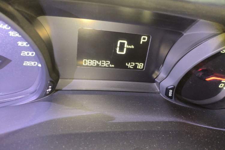 Used Peugeot 308 2018 1.6L Automatic Luxury Edition Odometer Close Up