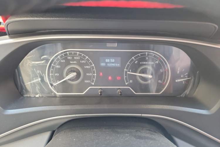 Used SAIC MAXUS Xintu V80 2023 2.0T Manual Classic Aoyuntong Long Wheelbase Mid-Height 6/7/8/9-Seater Instrument Cluster