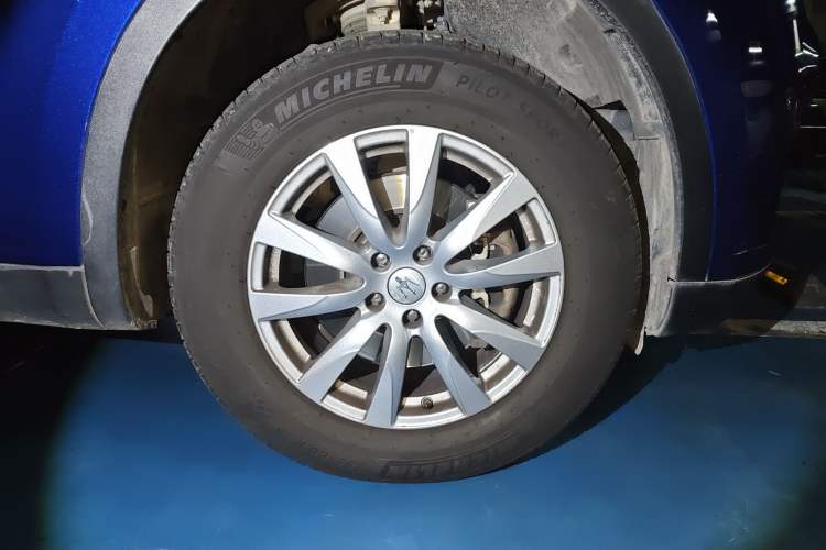 Used Maserati Levante 2016 3.0T Standard Edition Right Front Wheel Hub