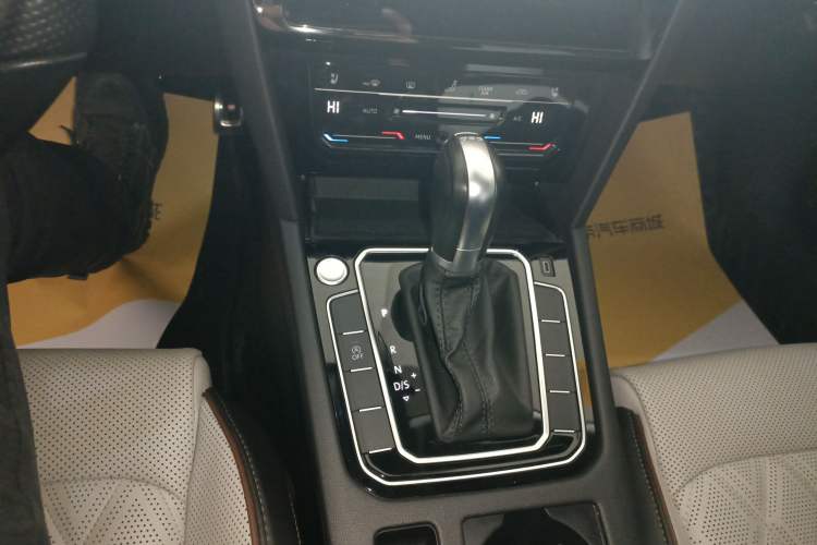 Used Volkswagen Magotan 2023 2 Million Units Commemorative Edition 330TSI DSG Luxury Version