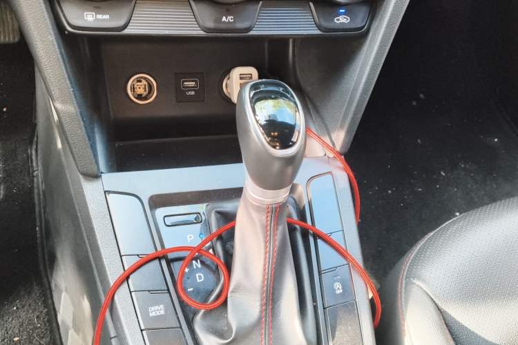 Used Hyundai Elantra (6th Generation / Lingdong) 2019 1.4T Dual-Clutch Xuan Dong · Dynamic Model Gear Lever