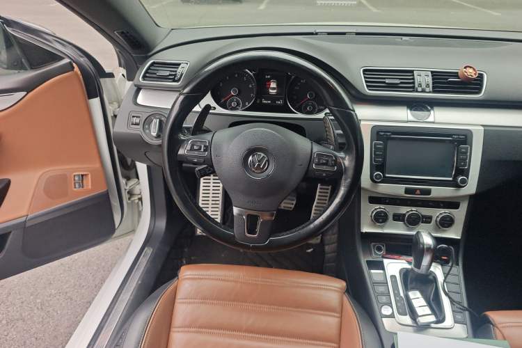 Used Volkswagen FAW-Volkswagen CC 2015 1.8TSI Luxury Model
