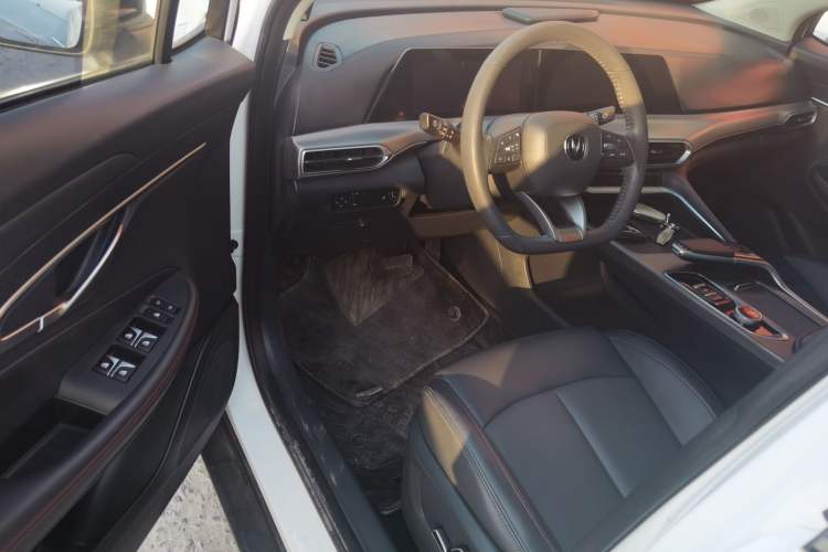 Used Changan UNI-T 2020 1.5T Prestige Version
