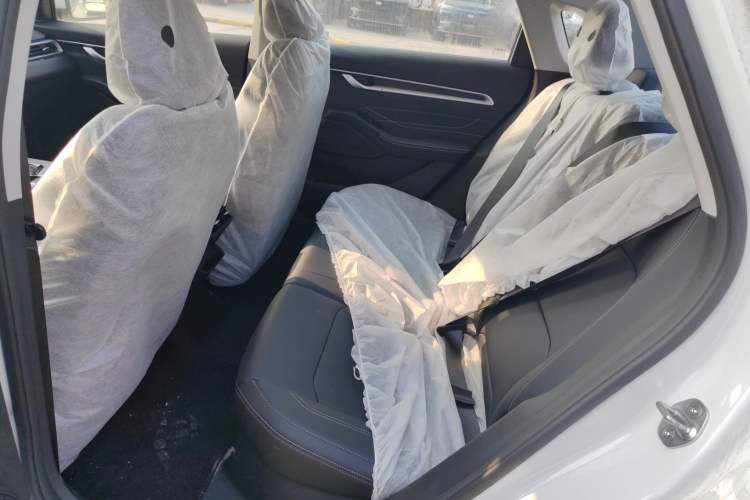 Used Geely Auto Emgrand 2026 Model 4th Generation 4 Millionth Anniversary Edition 1.5L CVT Feiyue Edition