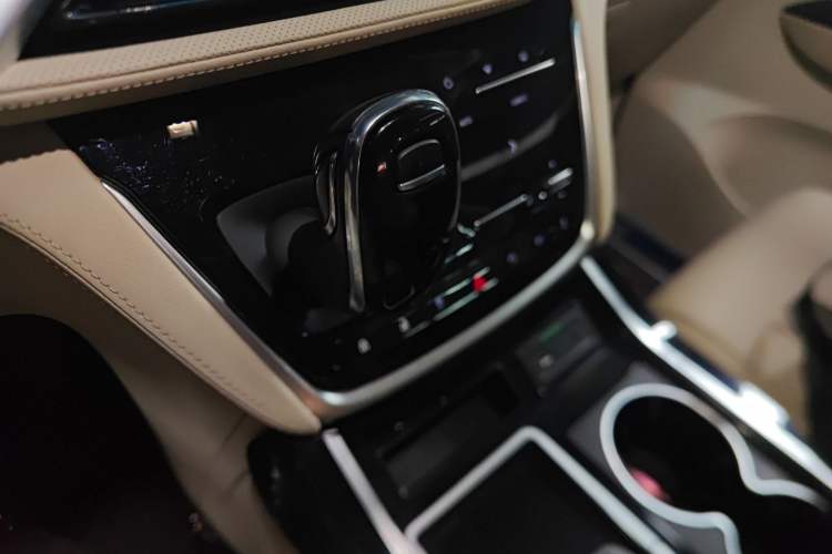 Used Buick GL8 2022 ES Landtrek 653T Luxury Edition
