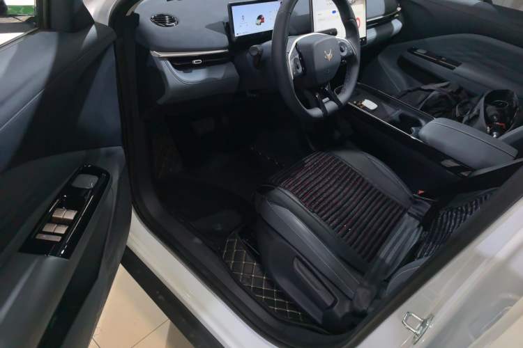 Used ARCFOX T1 2025 Model 320 PRO Driver Seat