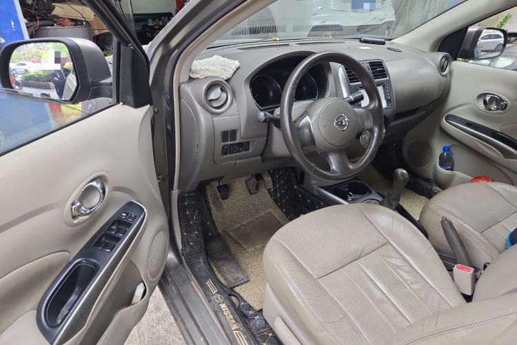 Used Nissan Sunny 2011 1.5XV Manual Luxury Edition Driver Seat