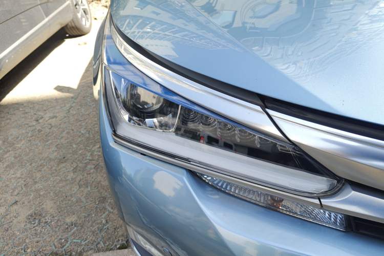 Used Toyota Corolla 2016 Dual-Engine 1.8L E-CVT Elite Edition