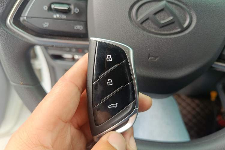 Used SAIC MAXUS Dana V1 2025 V1+ Short Wheelbase Low-Roof Cargo Version (42 kWh)