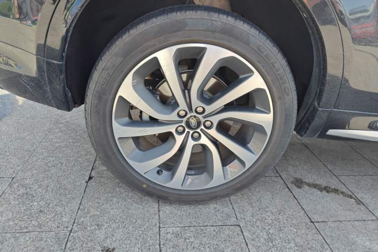 Used Land Rover Discovery Sport 2024 Performance Tech Edition
