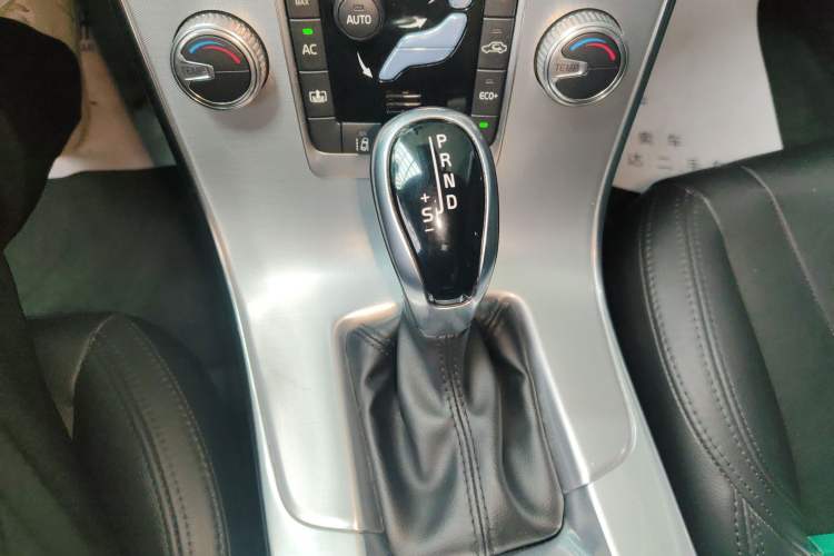 Used Volvo S60 2018 S60L T5 Intelligent Drive Progressive Edition
