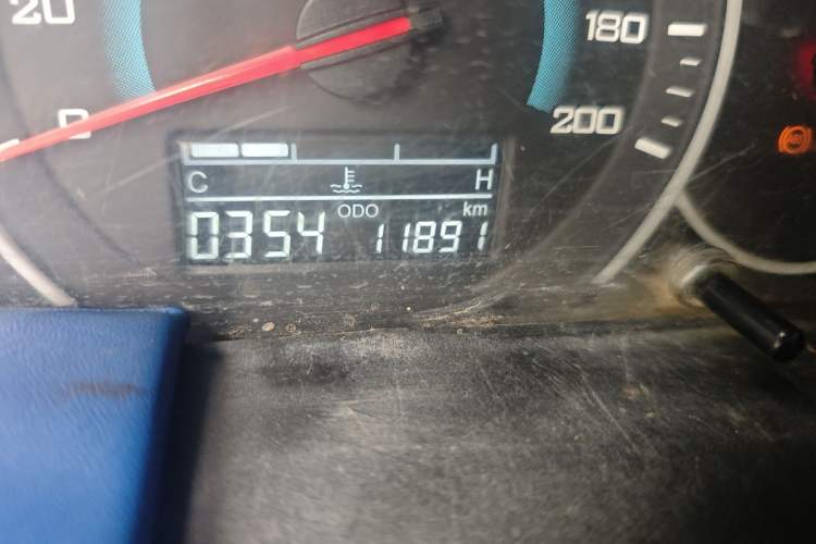 Used Wuling Rongguang V 2018 1.5L Standard Version Odometer Close Up