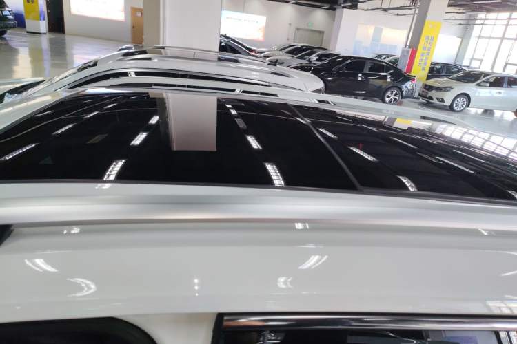 Used Volkswagen Tharu 2024 300TSI Two-Wheel-Drive Full Moon Edition Roof