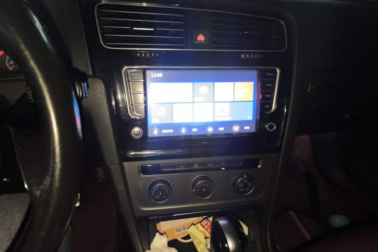 Used Volkswagen Golf 2015 1.6L Automatic Comfort Model Audio And AC Panel