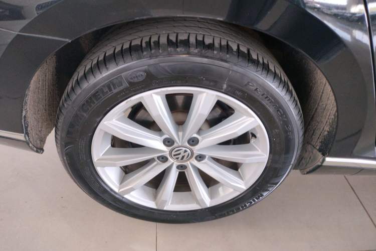 Used Volkswagen Magotan 2018 330TSI DSG Advanced Model Right Rear Wheel Hub