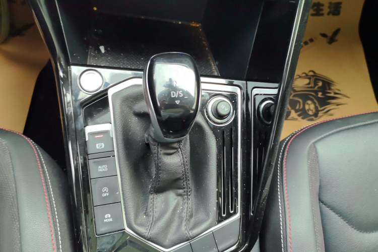 Used Volkswagen Tayron 2021 280TSI Two-Wheel Drive Luxury Smart Connectivity Version Gear Lever