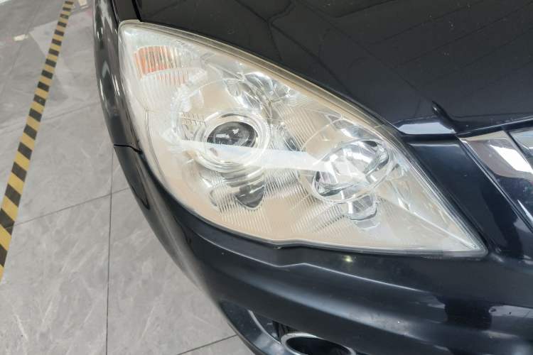 Used Haval H6 2014 Upgraded Model 2.0T Diesel Manual 4x4 Elite Version Right Front Headlight