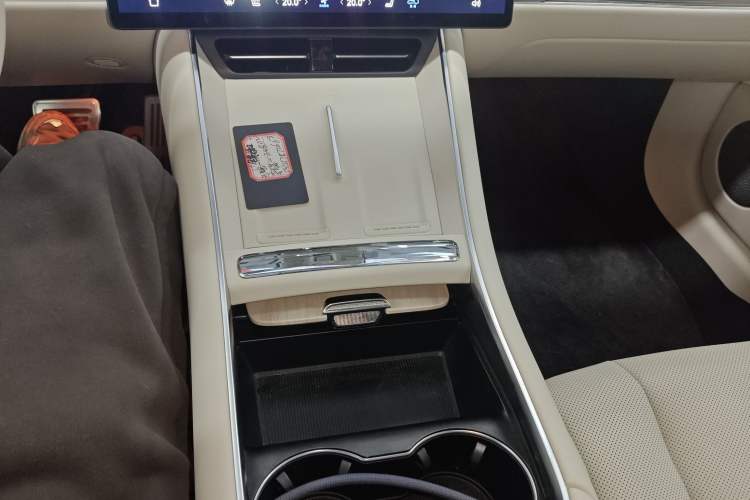 Used Hima Luxeed S7 2025 785 km Ultra