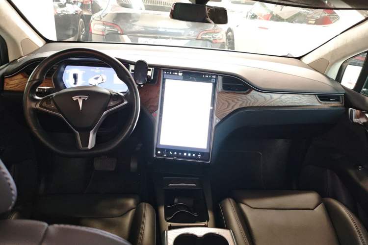 Used Tesla Model X 2016 X 75D Center Console