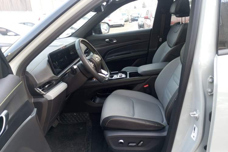 Used Ford Equator Sport New Energy 2025 Luxury Plus Version
