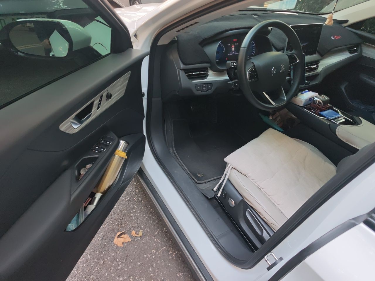 Hongqi E-QM5 2024 610 km PLUS — снимка 16