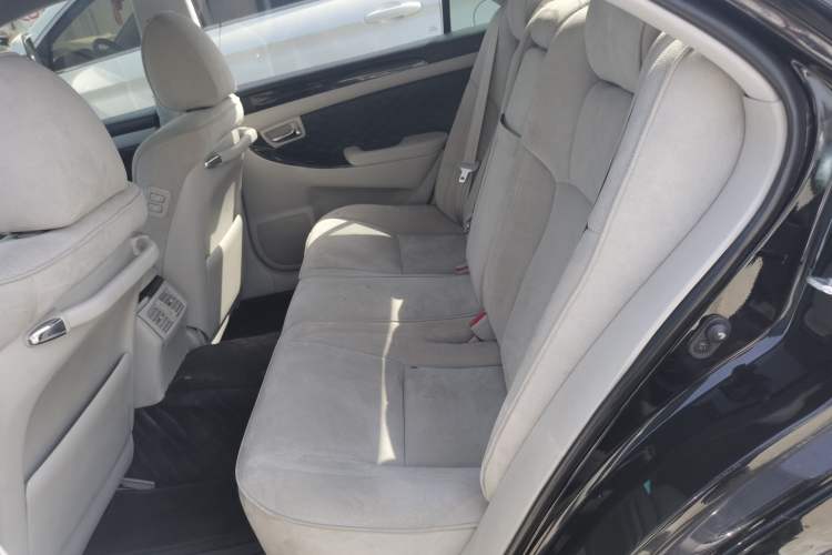 Used Toyota Crown 2007 3.0L Royal Saloon Stylish Navigation Left Rear Seat