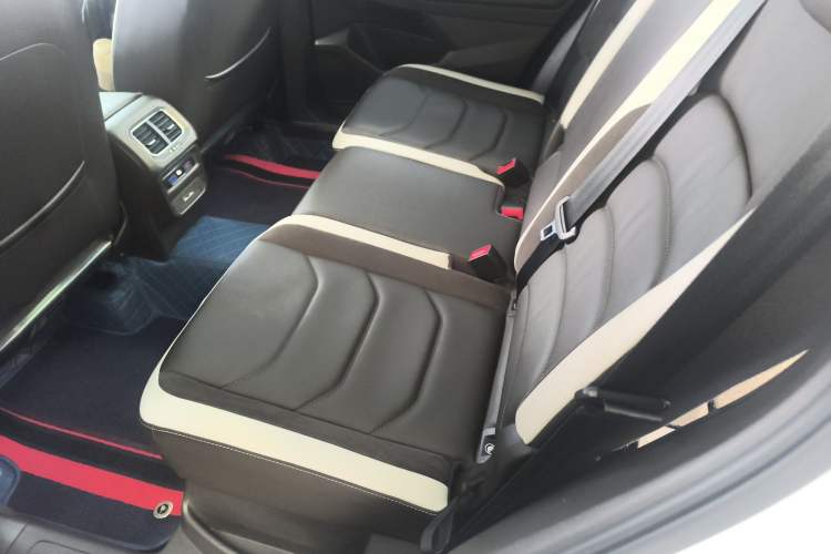 Used Volkswagen Tiguan L 2018 380TSI Automatic All-Wheel Drive Luxury Edition Left Rear Seat