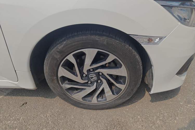 Used Honda Civic 2016 220TURBO CVT Luxury Edition Right Front Wheel Hub