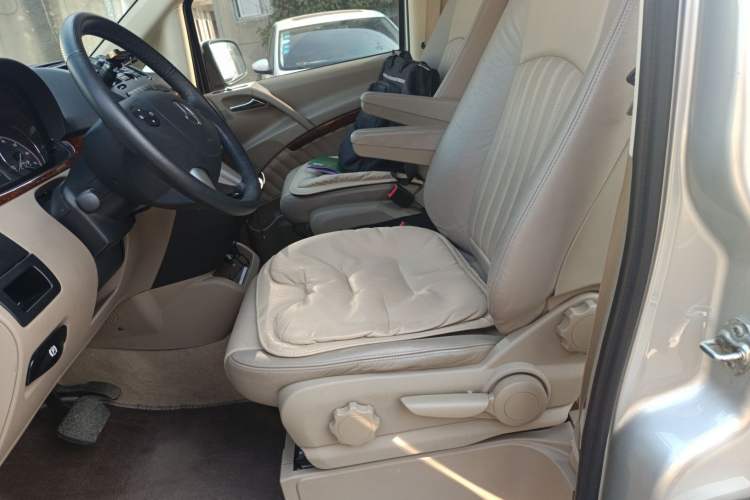 Used Mercedes-Benz Viano 2013 3.0L Comfort Edition