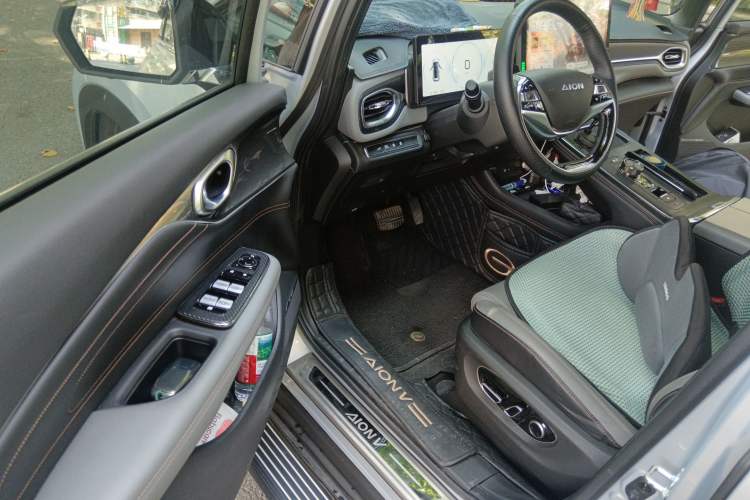 Used AION V 2021 Plus 80 Smart Technology Edition Ternary Lithium Interior 3