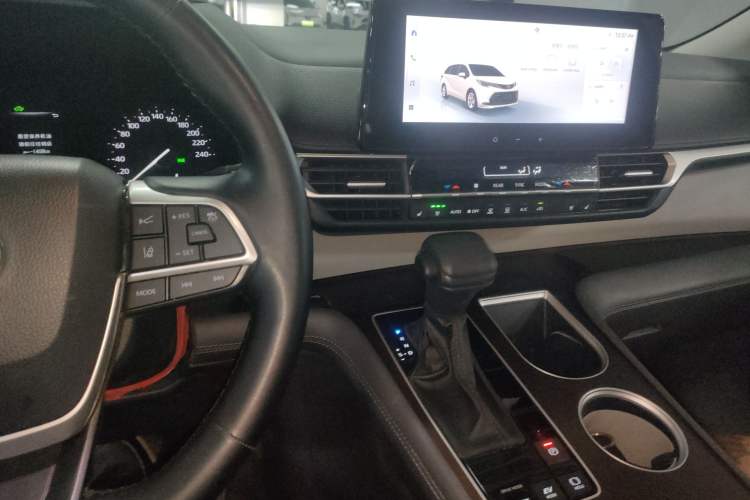 Used Toyota Sienna 2024 2.5L Hybrid Comfort Edition
