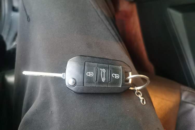 Used Peugeot 3008 2015 1.6THP Automatic Prestige Edition Vehicle Key