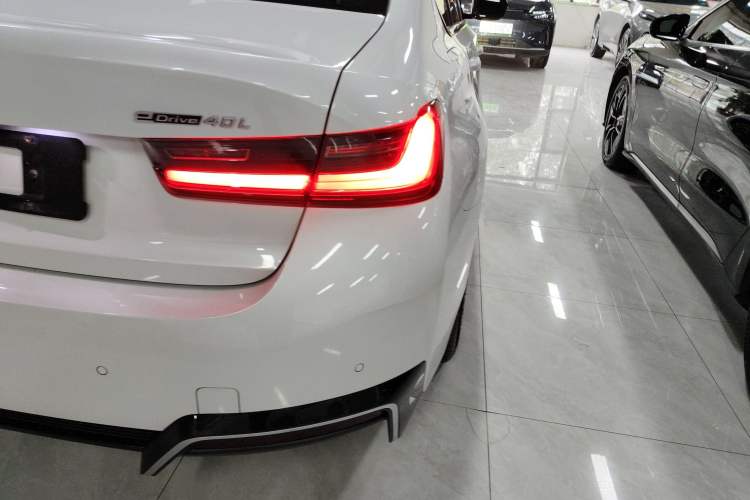 Used BMW i3 2023 eDrive 40 L Midnight Edition
