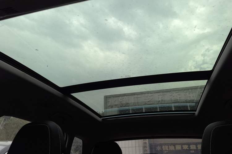 Used Skoda Karoq 2020 TSI280 Luxury Smart Edition China VI Standard Headliner