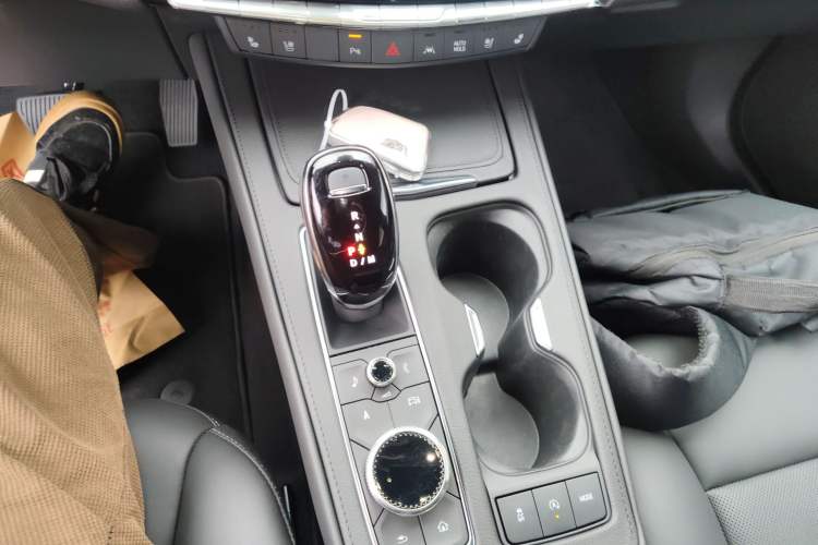 Used Cadillac XT4 2024 28T Two-Wheel-Drive Prestige Version
