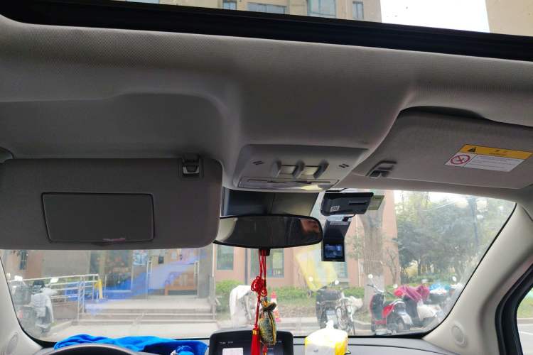 Used Buick Encore 2015 1.4T Automatic Two-Wheel Drive Urban Elite Version
