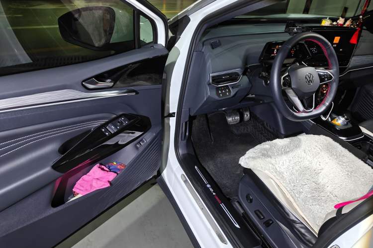 Used Volkswagen ID.4 CROZZ 2024 PURE+ model
