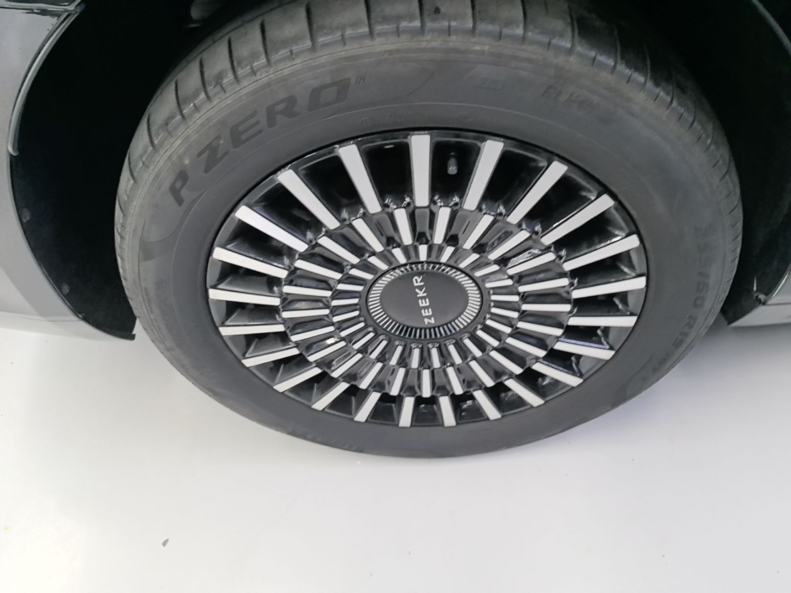Zeekr 009 2024 Six-Seat Executive Version 4WD 108 kWh — снимка 11