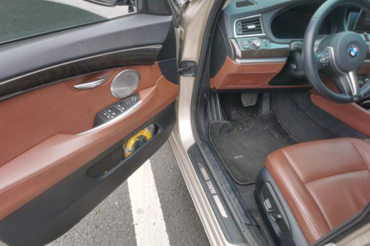 Used BMW 5 Series GT 2014 535i Leading Model