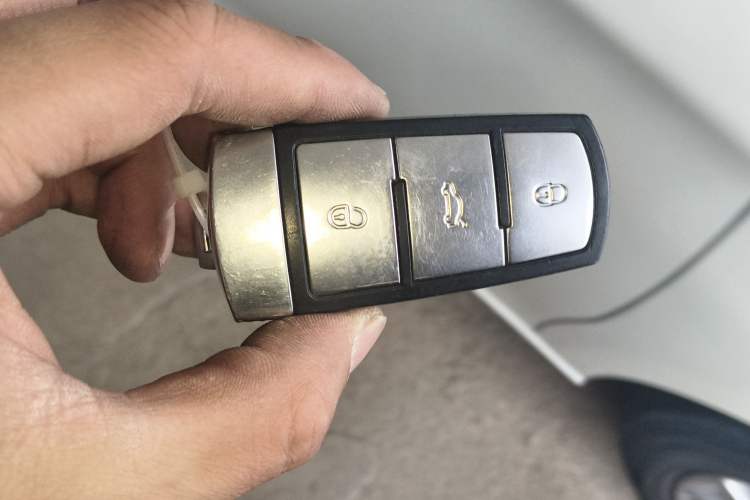 Used Volkswagen Magotan 2016 1.8TSI Smart Comfort Model Vehicle Key