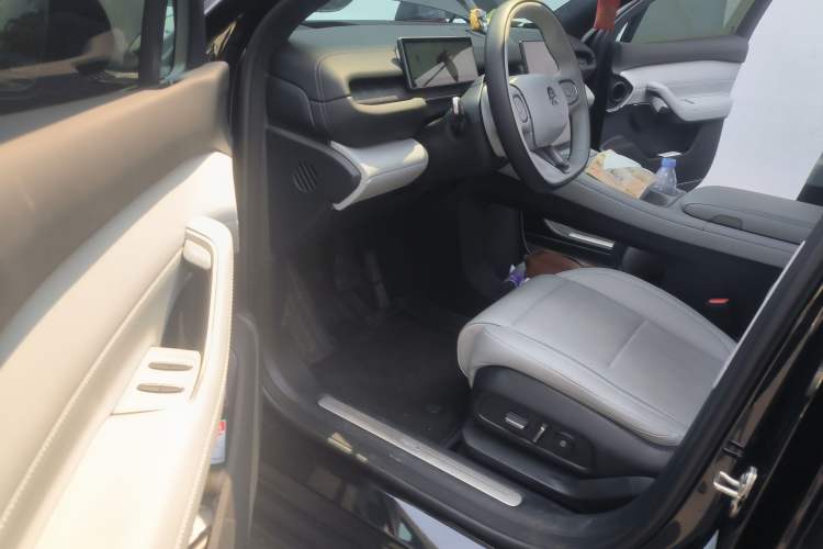 Used Nio ES6 2024 75 kWh
