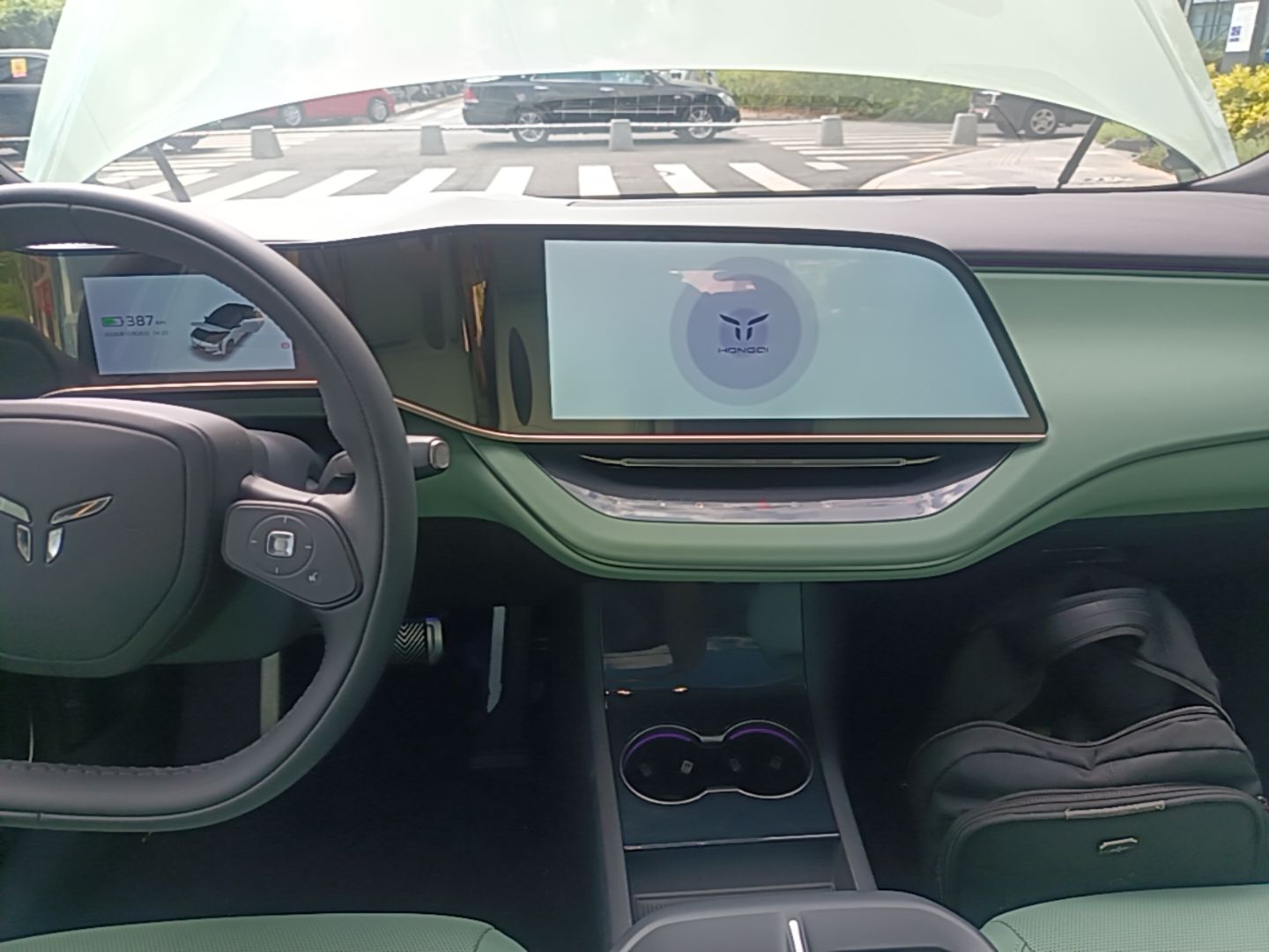 Hongqi EH7 2025 690 Smart Selection Edition — снимка 15