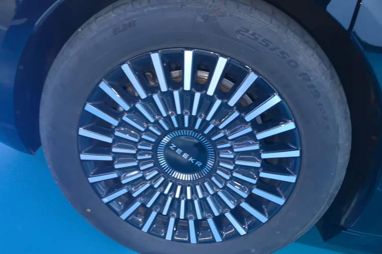 Used Zeekr 009 2024 7-Seater Walk-Through Version Four-Wheel Drive 108 kWh
