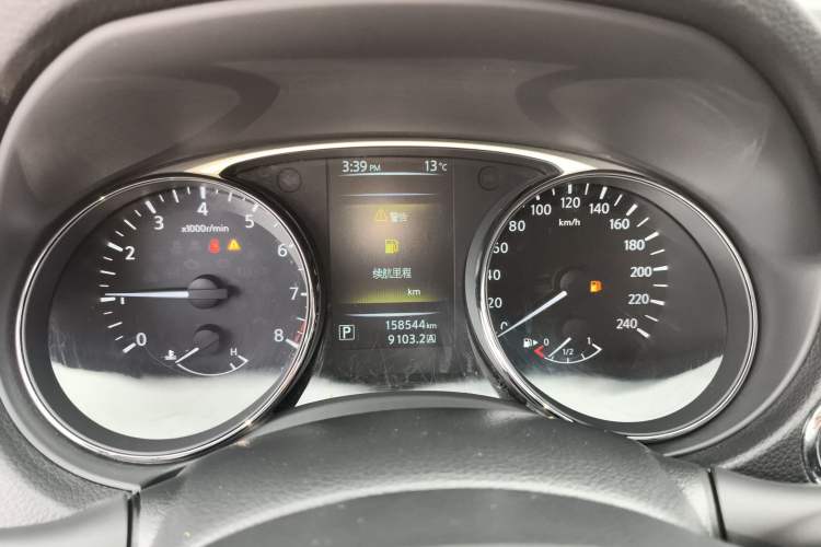 Used Nissan X-Trail 2014 2.5L CVT Luxury Edition 4WD
