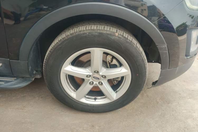 Used Ford Explorer 2016 2.3T Fashion Edition Right Front Wheel Hub