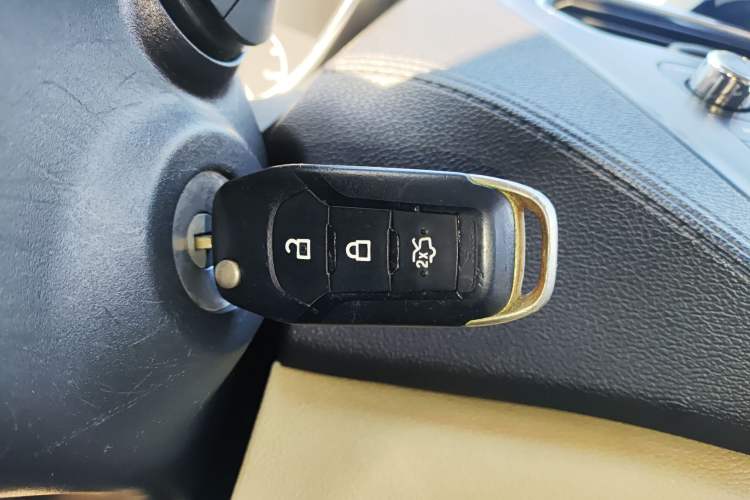 Used Ford Escort 2015 1.5L Automatic Fashion Model