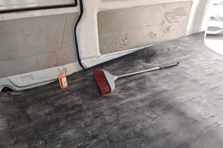 Used Jinbei New Hiace X30L 2023 1.5L Super Enjoyment Van 2/5 Seats Non-Air-Conditioned Version SWC15M Left Rear Seat