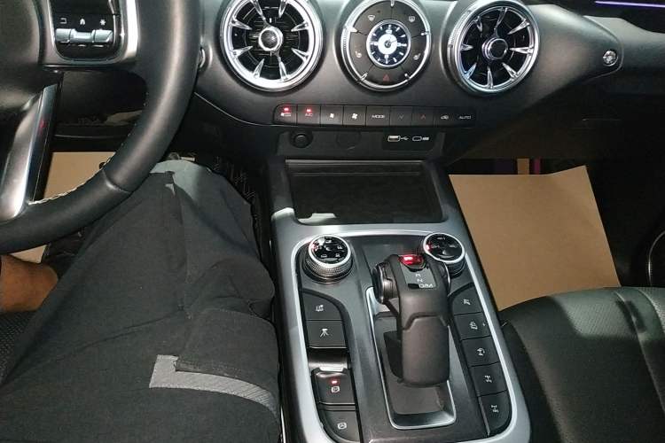 Used Tank 300 2023 Off-Road Edition 2.0T Conqueror Gear Lever