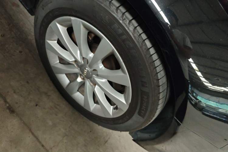 Used Audi A6L 2014 30 FSI Technology Model Right Front Wheel Hub